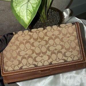 COACh CHECKBOOK HOLDER